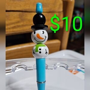 Snowman Themed Blue and Black Pen